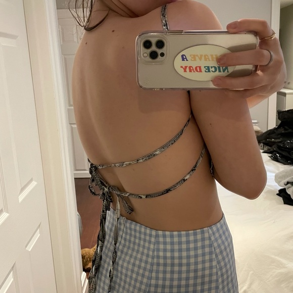 Snake print tie up top - Picture 2 of 3